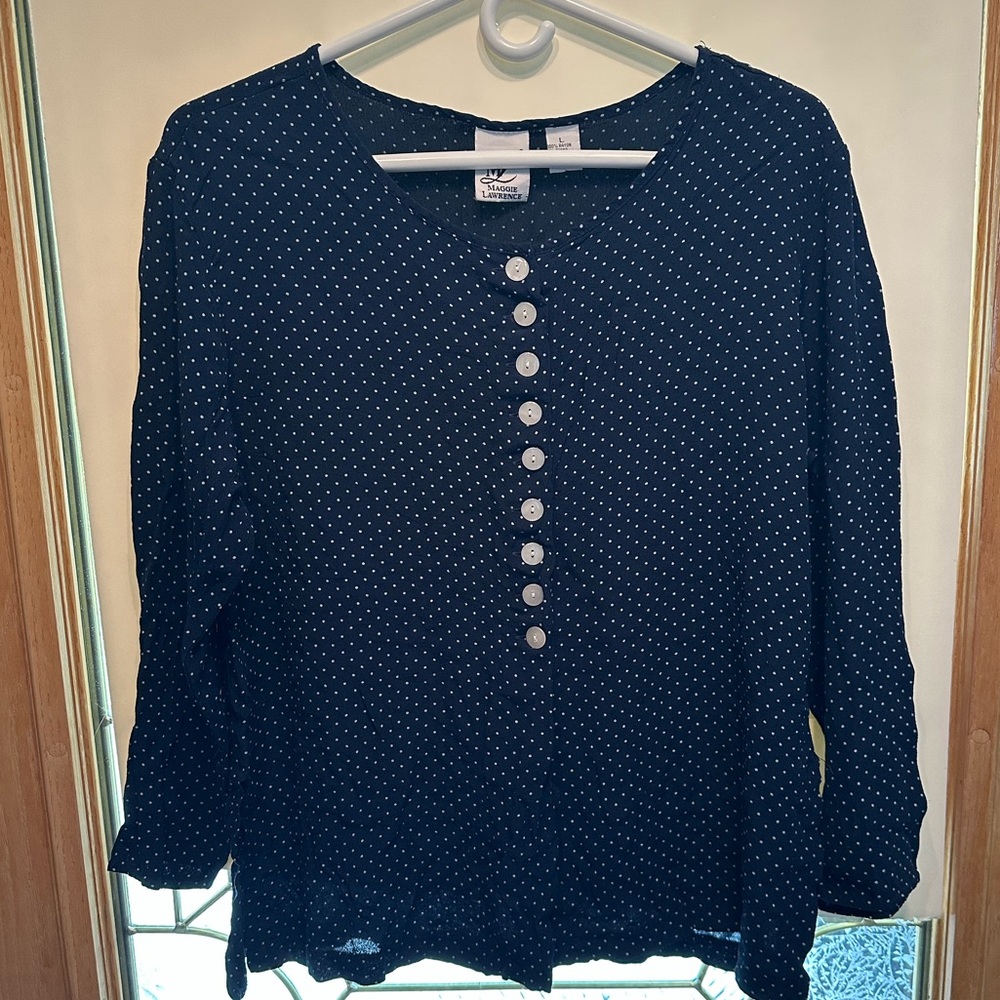 Maggie Lawrence - L Women - Top